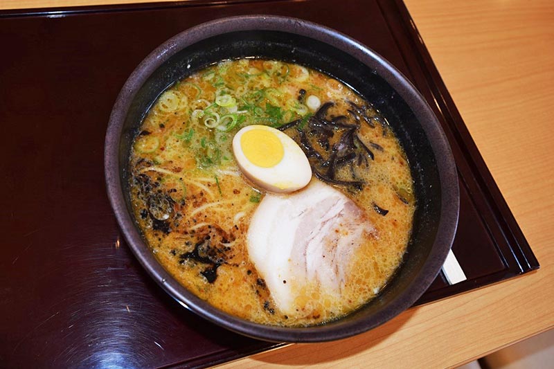 熊本ラーメン　680円