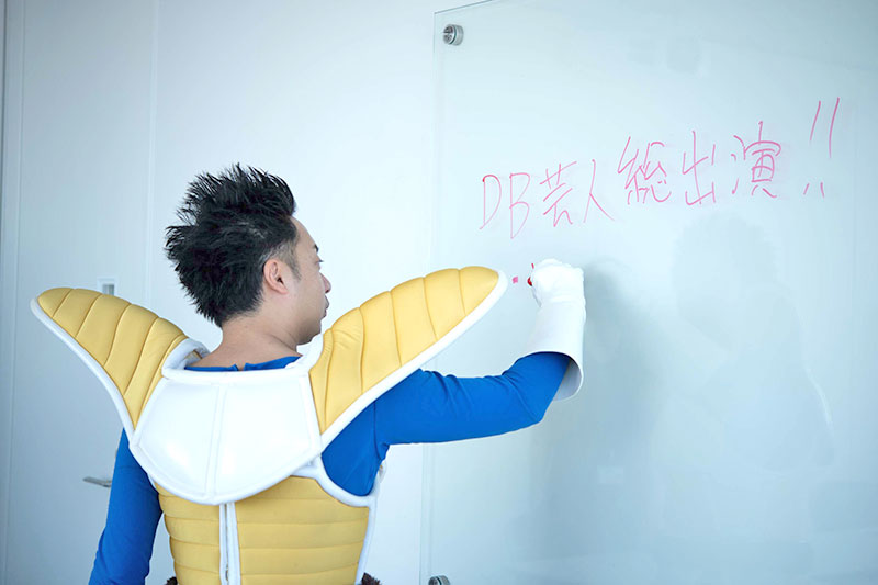 何かを書くR藤本